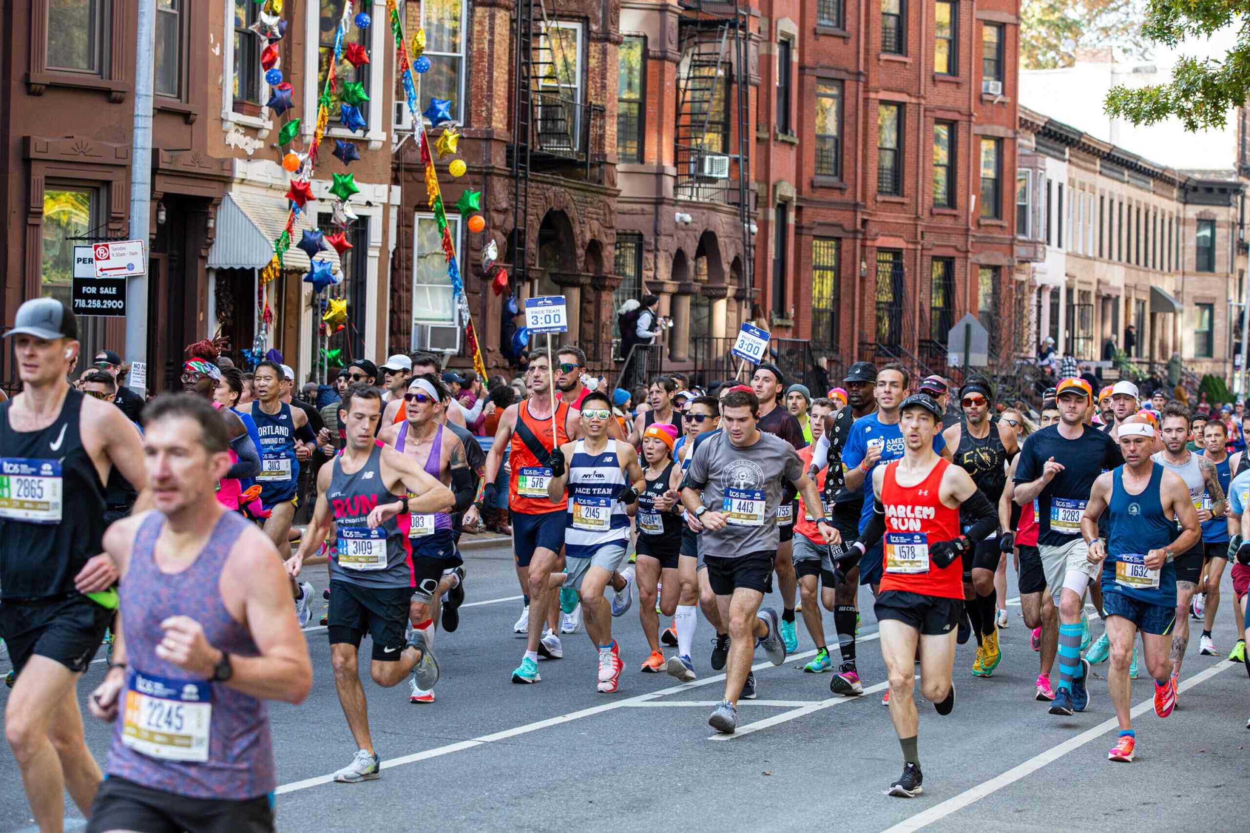 NEW YORK, NY – NOVEMBER 7: The 2021 TCS New York City Marathon is held on November 7, 2021. The course goes through all five boroughs of New York City, starting in Staten Island and ending in Central Park. This year marks the 50th running of the marathon. The course on Lafayette Avenue in Brooklyn. (Photo by Lou Bopp for NYRR)